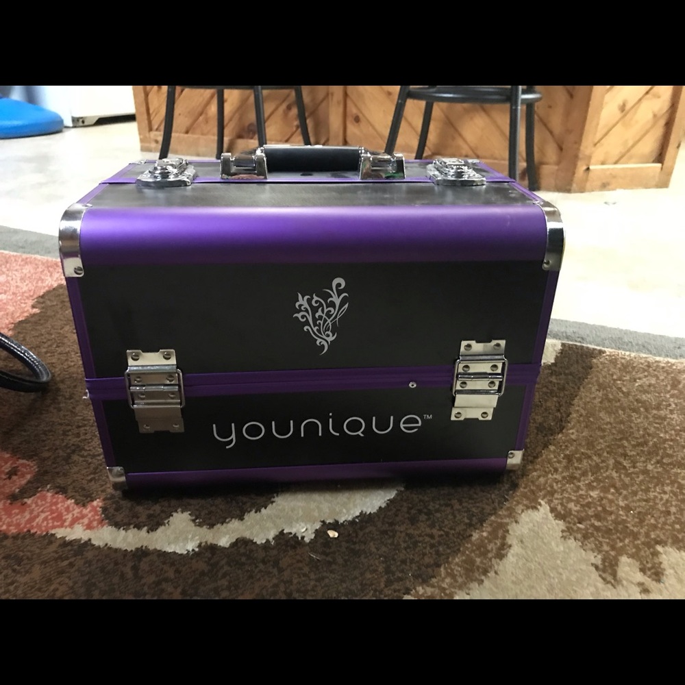 NEW Younique Selfie Makeup Trunk 💄🔥🎁😍